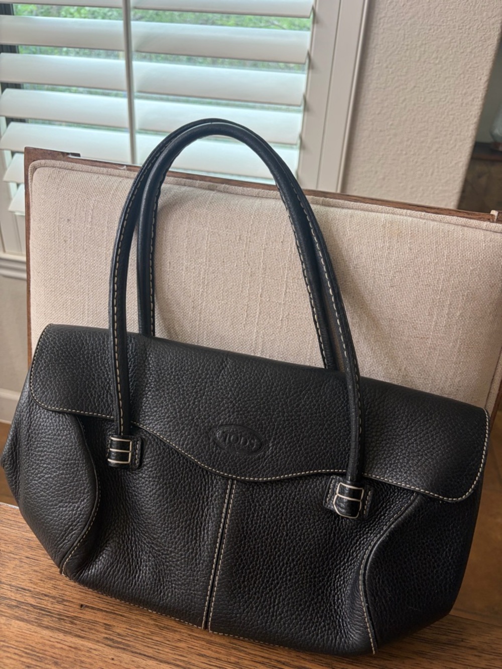 Tod's Black Leather Shoulder Bag with Contrast Stitching
